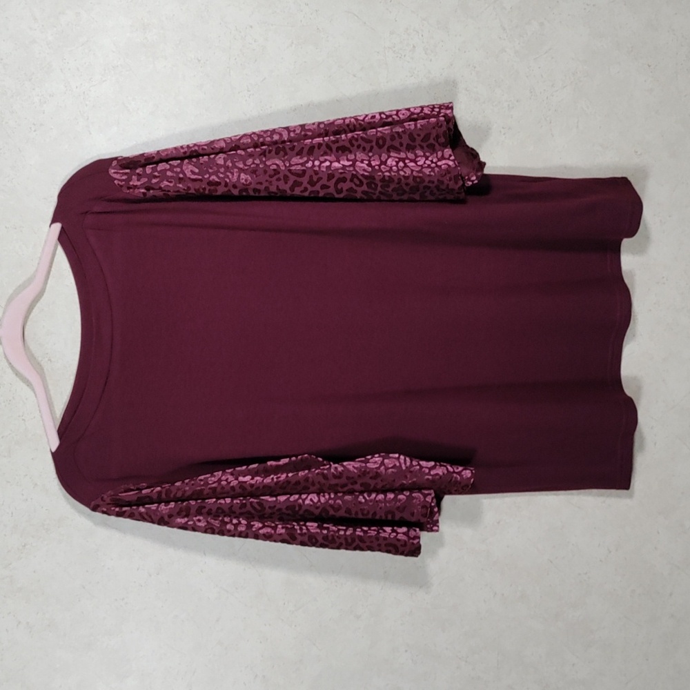 6115 Amaryllis maroon ribbed sweater w/flocked bell sleeves L